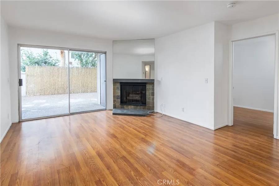 20253 Keswick Street #103, Winnetka, CA 91306