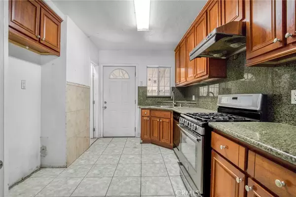 Los Angeles, CA 90039,2662 Rich Street