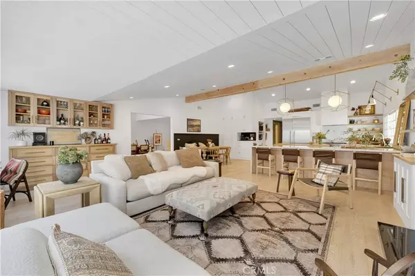 Woodland Hills, CA 91367,5910 Pat Avenue