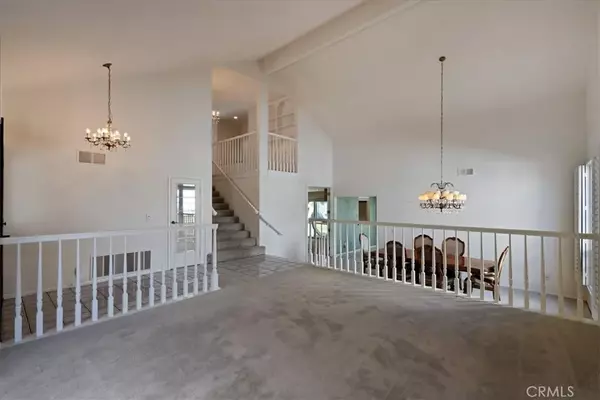 Saugus, CA 91350,28011 Charles