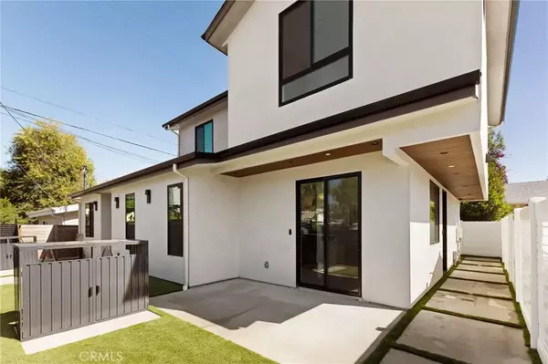 Woodland Hills, CA 91367,5540 Capistrano Street