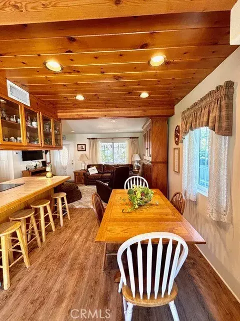 Newhall, CA 91321,24106 Cross