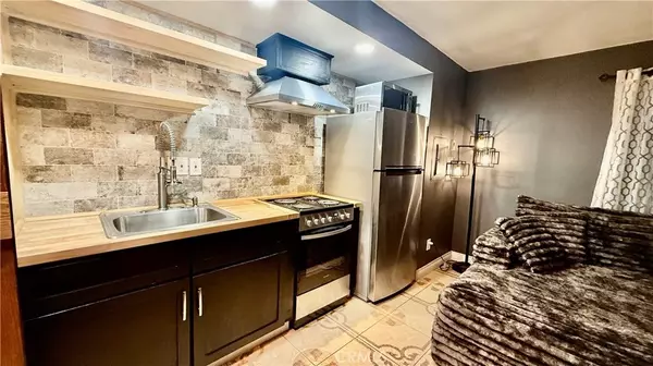 7904 Laurel Canyon #12, North Hollywood, CA 91605