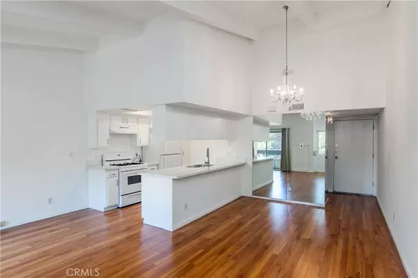 Los Angeles, CA 90068,1303 2700 Cahuenga Blvd East
