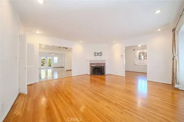 Los Angeles, CA 90049,433 S Bundy Drive