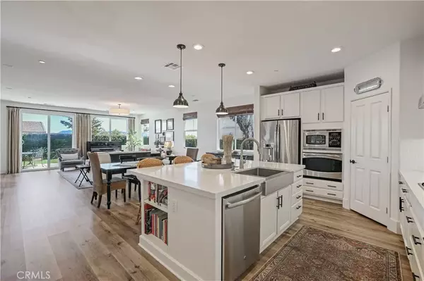 Valencia, CA 91354,28658 Farrier Drive