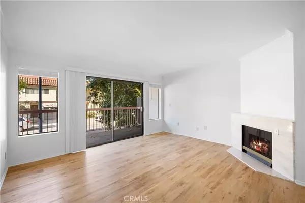Glendale, CA 91206,345 N Jackson #106