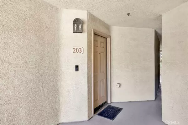 Oak Park, CA 91377,5744 Oak Bend #203