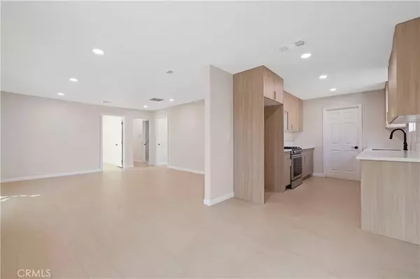 Palmdale, CA 93550,438 E Avenue R5