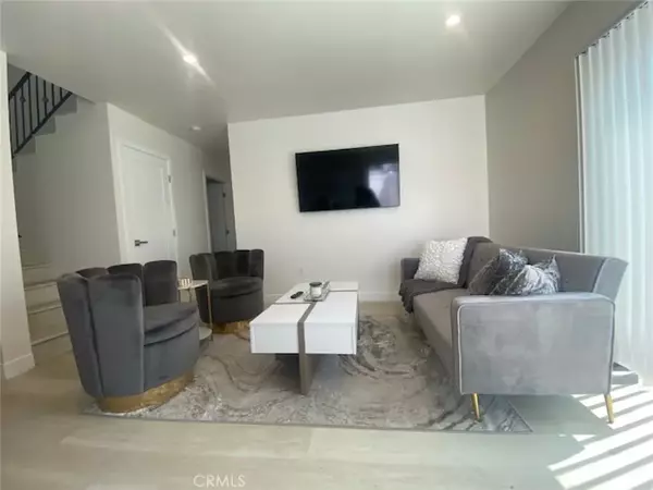 North Hollywood, CA 91606,6059 Riverton Avenue