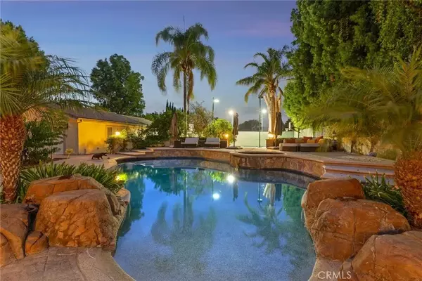 Woodland Hills, CA 91367,22851 Calvert Street