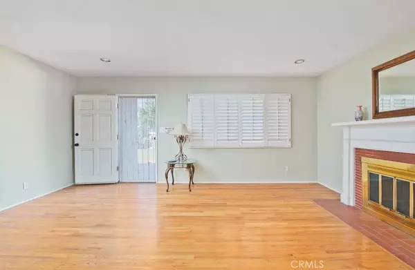 Lake Balboa, CA 91406,6912 Louise