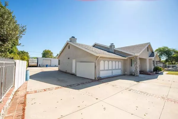 Lake Balboa, CA 91406,6912 Louise