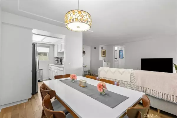 Sherman Oaks, CA 91423,4859 Coldwater Canyon Avenue #4