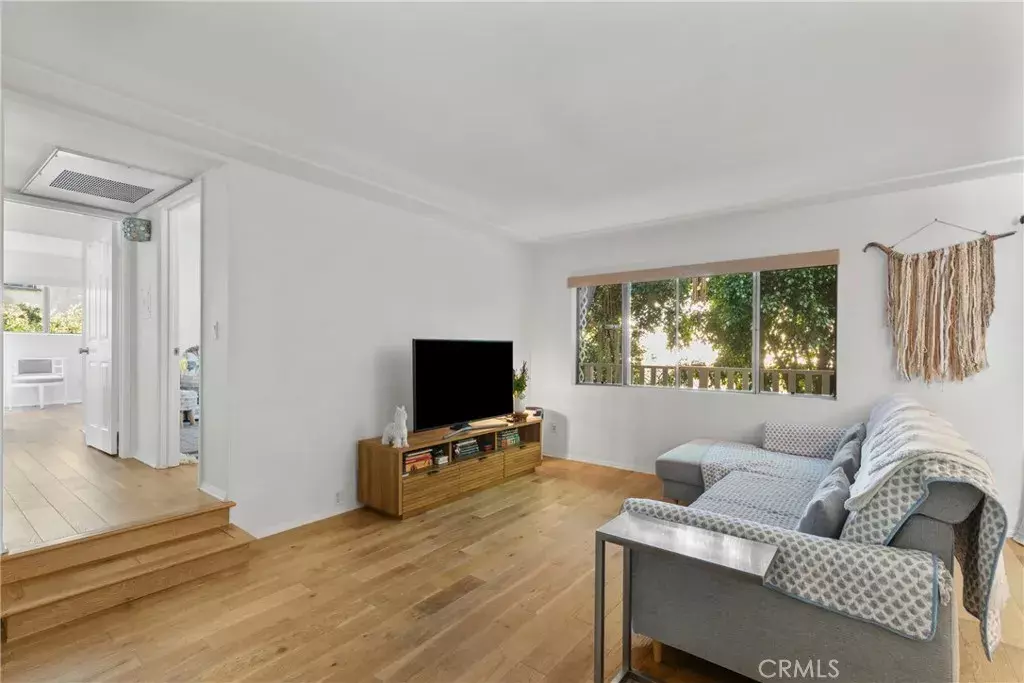 Sherman Oaks, CA 91423,4859 Coldwater Canyon Avenue #4