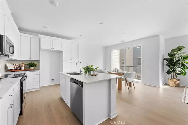 North Hills, CA 91343,9423 N Sepulveda Blvd. #4