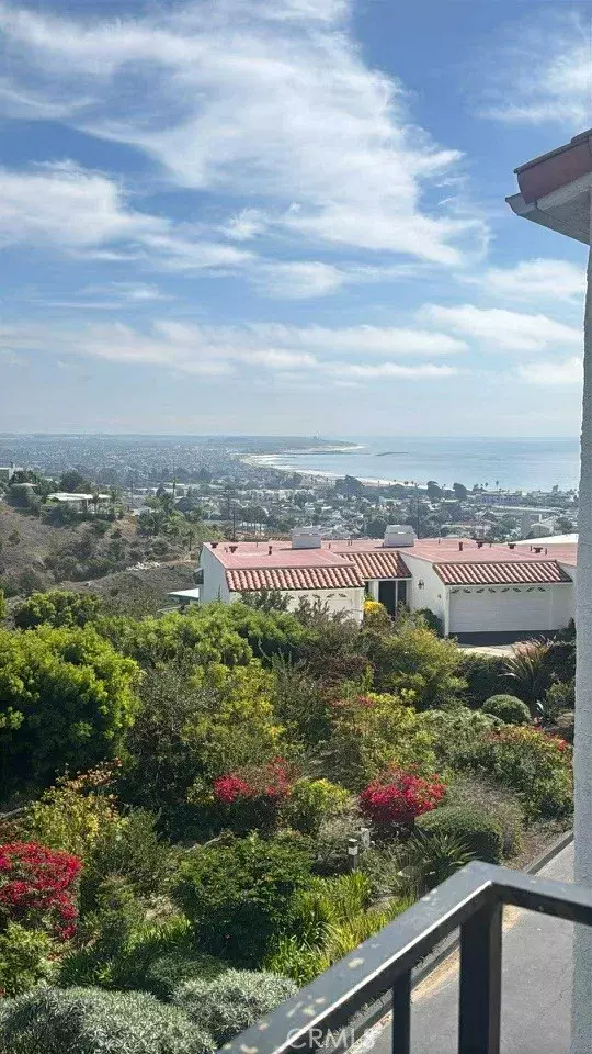 Ventura, CA 93001,900 Vallecito