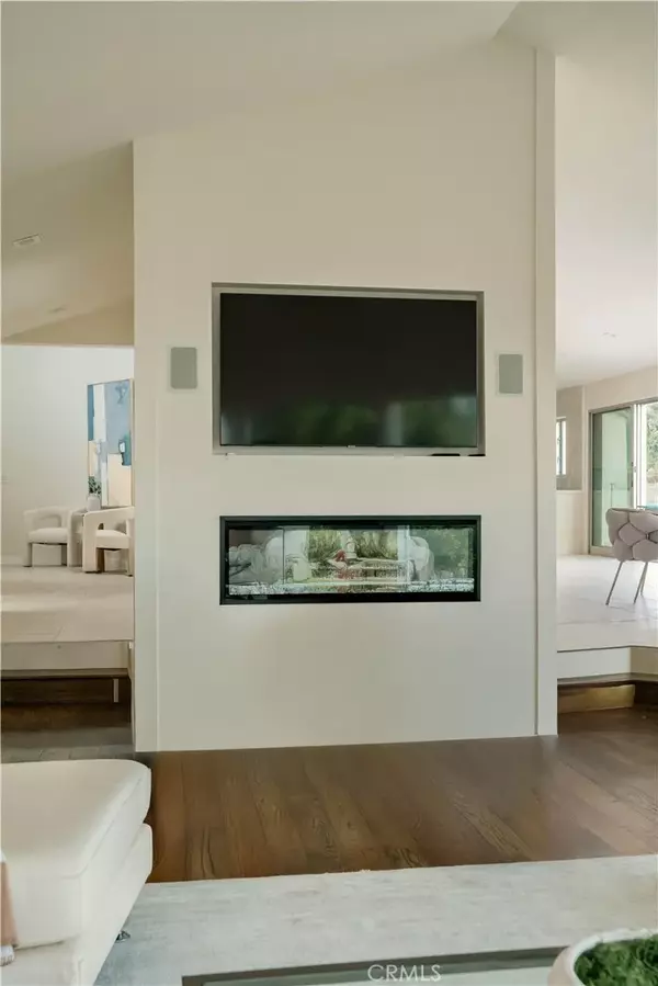 Beverly Hills, CA 90210,1680 Summitridge Drive