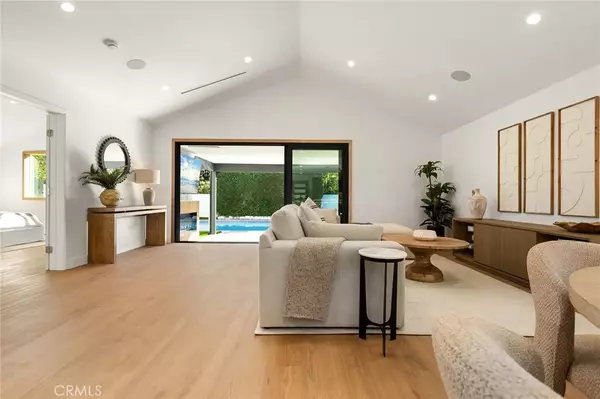 Sherman Oaks, CA 91411,5802 Norwich Avenue