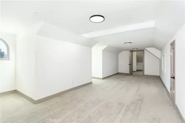 Canyon Country, CA 91390,30903 Carmen