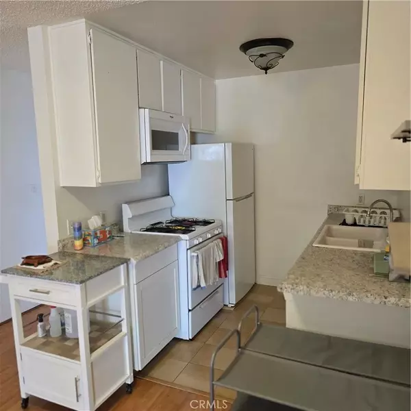 Studio City, CA 91604,12157 Moorpark Street #206