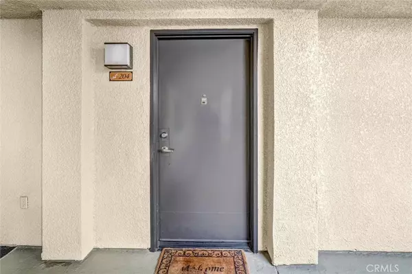 Woodland Hills, CA 91367,5535 Canoga Avenue #204