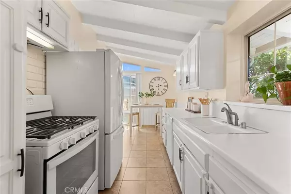 Mission Hills (san Fernando), CA 91345,11218 Orion Avenue