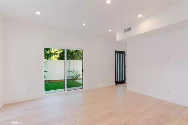 Reseda, CA 91335,6835 Yolanda Avenue