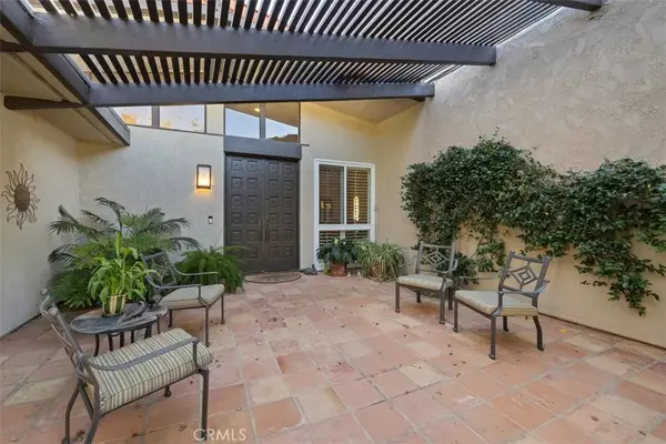 Calabasas, CA 91302,22612 Paul Revere