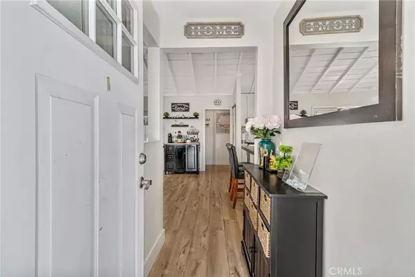 Thousand Oaks, CA 91362,2884 Crescent-Way Thousand Oaks Way