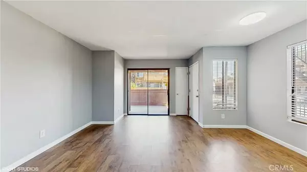 Fontana, CA 92335,9020 Newport Avenue #17