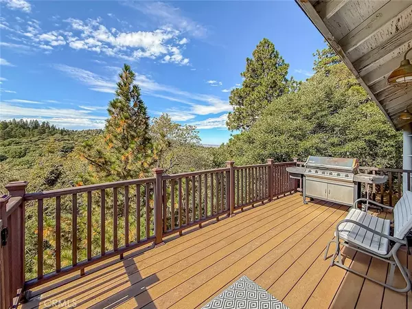 152 Pine Ridge Road, Crestline, CA 92325