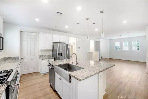 Van Nuys, CA 91405,7209 N Chestnut