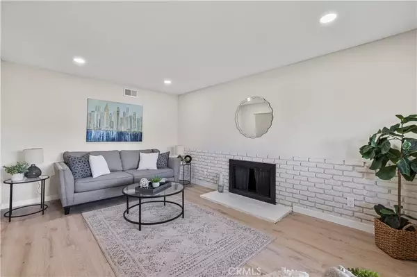 Canyon Country, CA 91351,19615 Cedarcreek