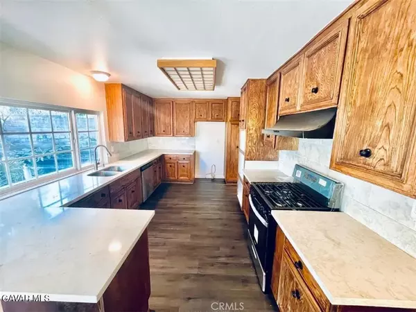 Granada Hills, CA 91344,17208 Braxton