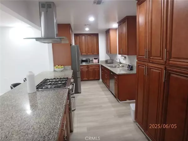 Van Nuys, CA 91406,17457 Covello