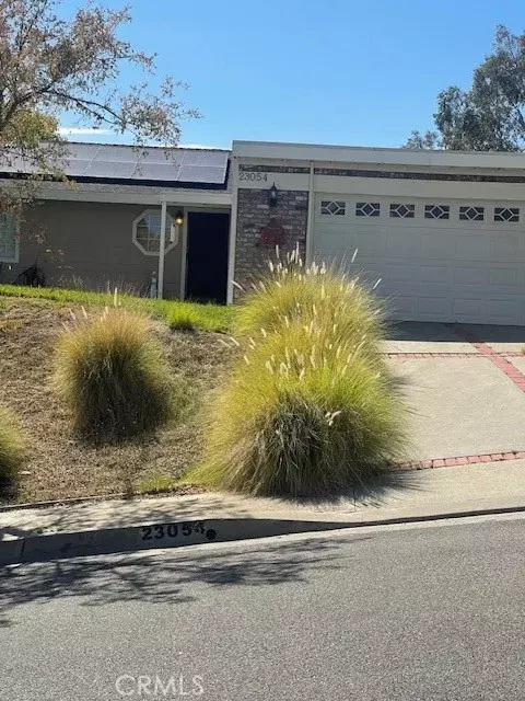 Valencia, CA 91354,23054 La Granja