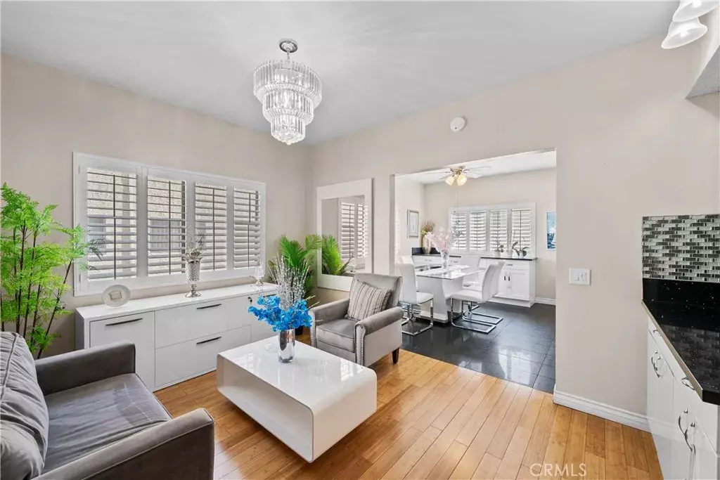 Van Nuys, CA 91405,15053 Sherman Way #A