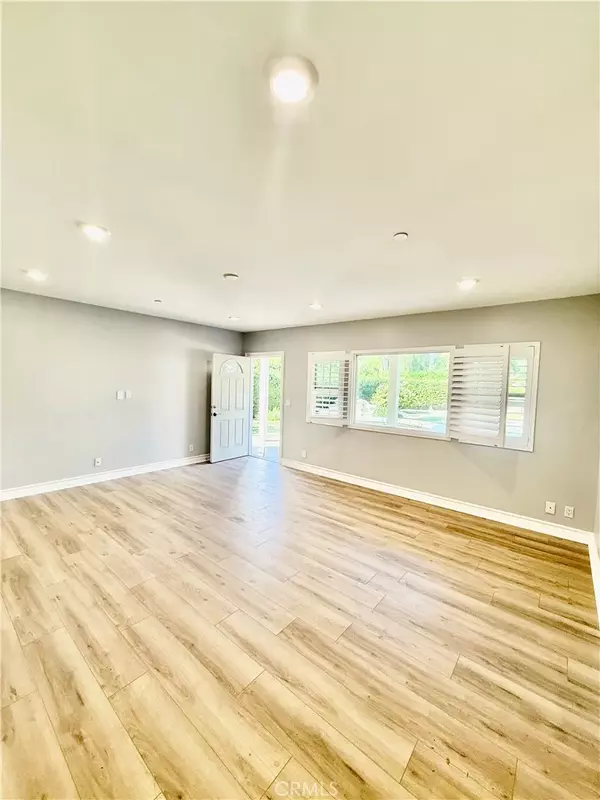 Northridge, CA 91324,18822 Vintage