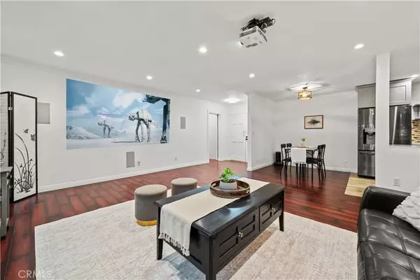 Encino, CA 91316,5215 Balboa Boulevard #203