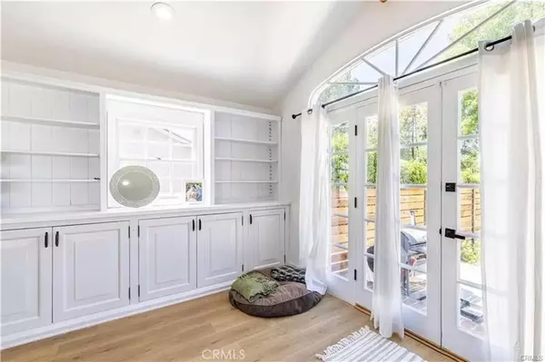 Woodland Hills, CA 91367,22853 Dolorosa Street