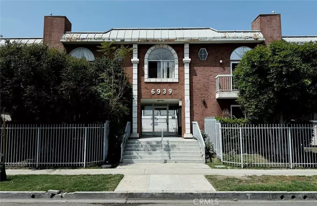 Canoga Park, CA 91303,6939 Alabama #104