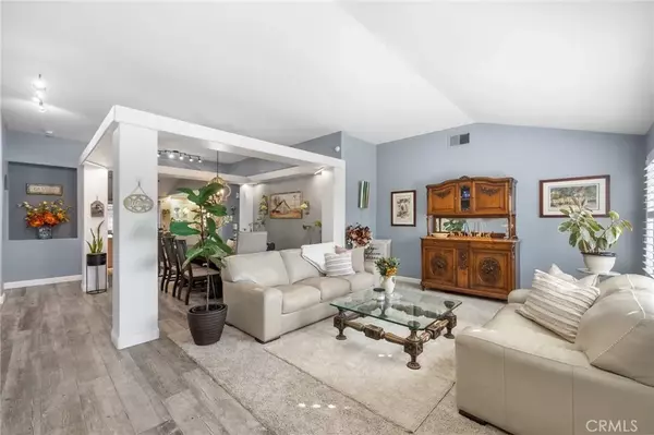 Bakersfield, CA 93312,9804 Anaparno