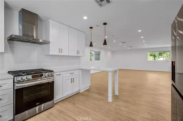 Sherman Oaks, CA 91411,5248 Segals Way