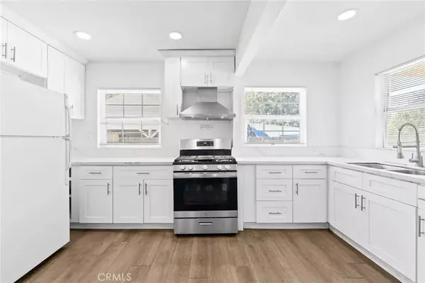 Van Nuys, CA 91402,15219 Willard