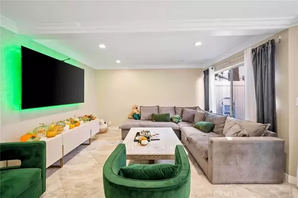 Panorama City, CA 91402,7924 Woodman Avenue #78