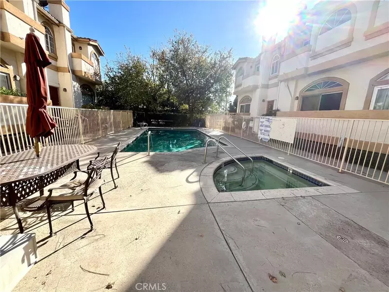 20008 Sherman Way #D, Winnetka, CA 91306