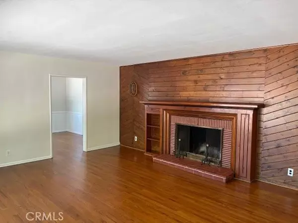 Woodland Hills, CA 91367,22354 Burbank Boulevard