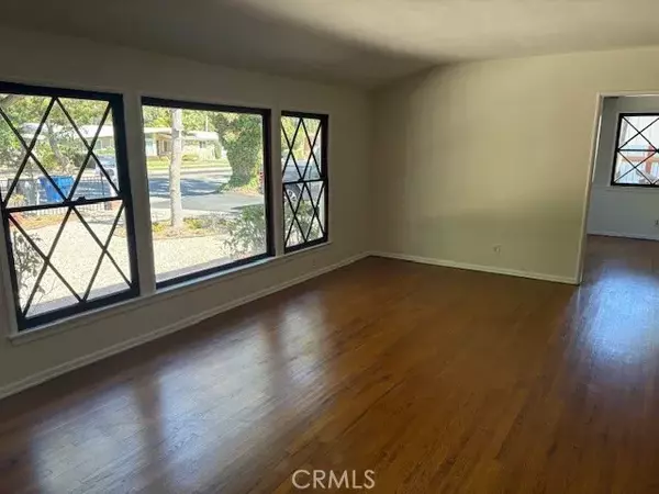 Woodland Hills, CA 91367,22354 Burbank Boulevard