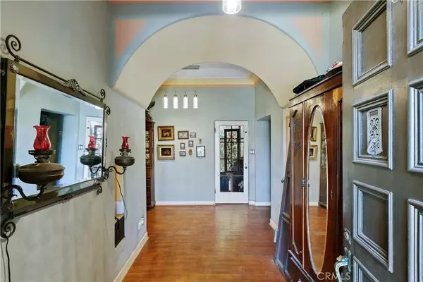 Los Angeles, CA 90036,819 S Curson Avenue